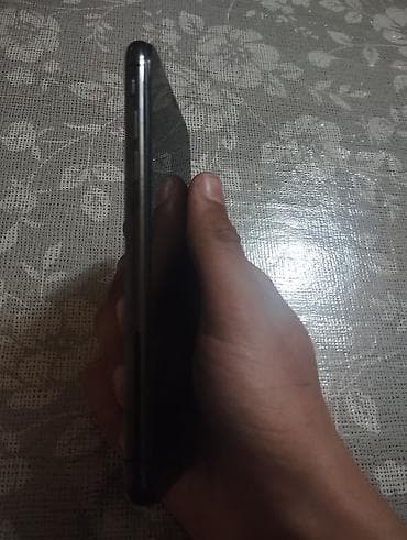 aple 8: IPhone X, Space Gray, Simsiz şarj — 3