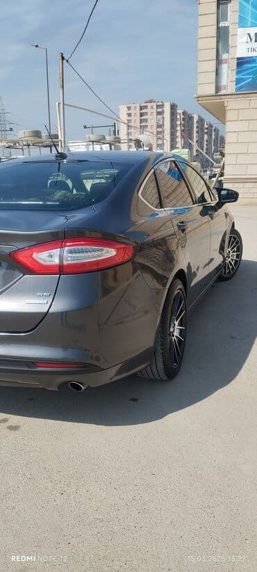 tək oturacaqlar: Ford Fusion: 1.5 l | 2016 il 200000 km Sedan — 18