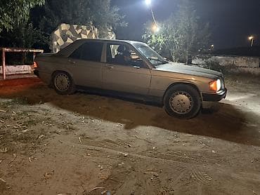 Mercedes-Benz 190 (W201): 2 l | 1986 il Sedan