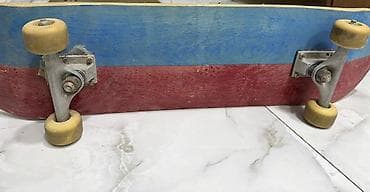 bas gitara: Skateboard gövdəsi və komplekt - Gövdə: klassik “popsicle” forma — 2