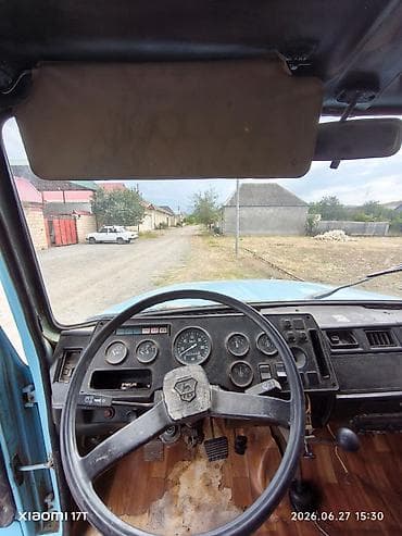 QAZ : 4.2 l | 1993 il 195850 km Universal — 6