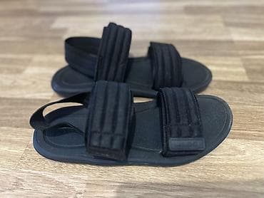 Botinkalar: Qara rəngli uniseks sandalet - Minimalist dizayn: iki geniş, yastıqlı — 2