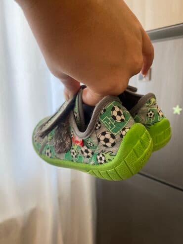 детские футбольные щитки: Домашние тапочки, Размер: 34, цвет - Зеленый, Новый — 5