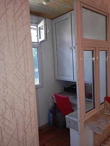 emircanda ev satisi: 2 otaqlı 3 otağa düzəldilmiş mənzil satılır. Bu yaxınlarda təmir — 5
