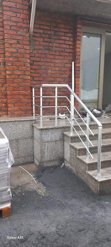 pril: Paslanmayan poladdan məhəccər və tutacaqlar – pilləkən və eyvanlar — 1