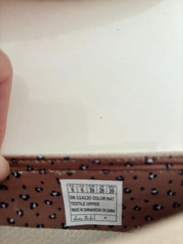 4xl nece razmerdi: Skechers brendinin "BOBS" seriyasından bej rəngli qadın sürüşmə — 3