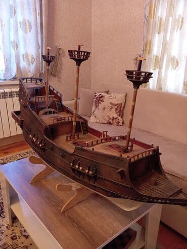10 cent kaç manat: Taxta maket gəmi – 17-ci əsr tipli üç dirəkli yelkənli kalyon - — 8