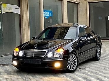 Mercedes-Benz E 270: 2.7 l | 2002 il Sedan