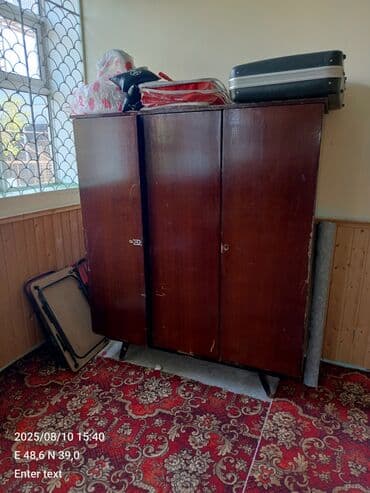 pulsuz dolab: Açılan, 3 qapılı Düz dolab, Şifonyer — 1
