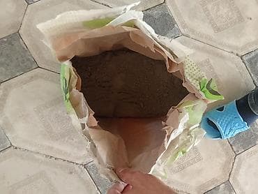 konfet qabl: Satıram Məhsul: NORM sement qarışığı Təsvir: - Fabrik qablaşmasında — 2