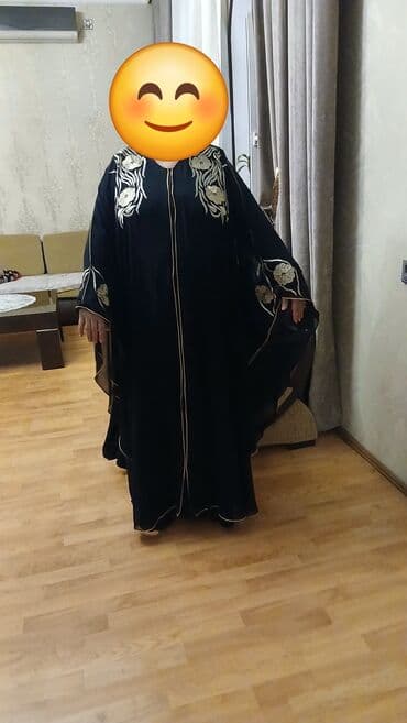 Qara rəngli, geniş kəsimli abaya/kaftan - Model: Yarasa qol effektli