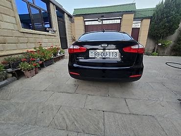 evakuator satisi: Kia Forte sedan - Kuzov: 4 qapılı sedan, qara rəng - Mühərrik və — 1