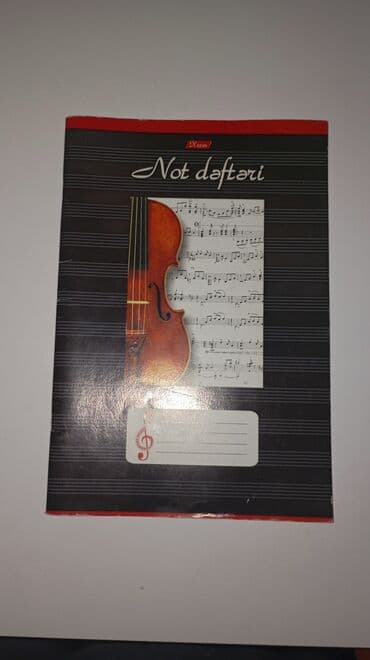 Musiqi dərsləri və not yazmaq üçün nəzərdə tutulmuş notalı dəftər. Üz lalafo.az -da Musiqi dərsləri və not yazmaq üçün nəzərdə tutulmuş notalı dəftər. Üz