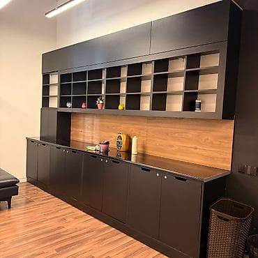 Салонная, медицинская мебель: Satılır: Salon/Barber üçün komplekt mebel və avadanlıq Təsvir: - Qara — 2