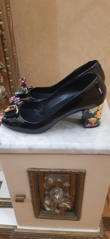 женские закрытые туфли: Туфли, Размер: 38, цвет - Черный, Б/у — 1