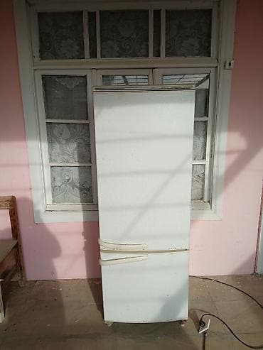 İkiqapılı məişət soyuducusu - Üst hissə: soyutma bölməsi, tənzimlənən