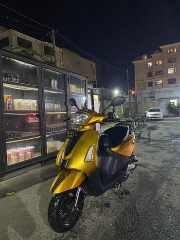 запчасти на сузуки альто: Qızılı rəngli şəhər skuteri - Rəng: metalik qızılı, qara detal və — 2