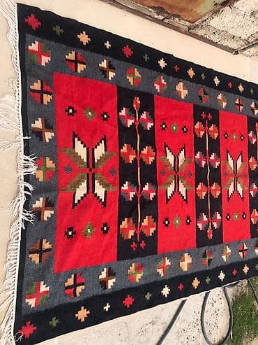 qedimi pullar: Əl toxuması xalça – qırmızı, qara və boz zolaqlı kompozisiya, klassik — 4