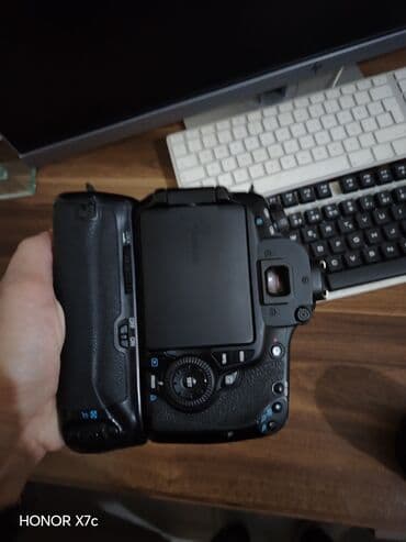 canon 2000d qiymeti: Canon 60 de body. Canon 17 40. mm linza. Baterye girib. Havza — 9