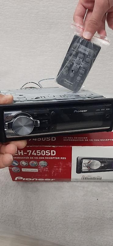 islenmis masin maqintafonlari: Магнитола, Пионер, CD, Корея — 1