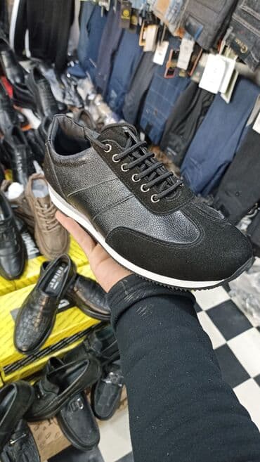 bej rəngli kişi mokasinləri: Ayaqqabı mağazaya yeni gətirilib Firma: "Derinet" razmer: 41 Hər — 7