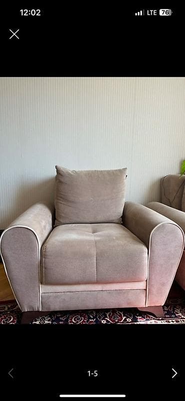 Yumşaq bej rəngli tək nəfərlik kreslo - Material: məxməri tipli