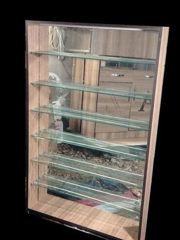 Sifarişlə vitrinlər: Düz masa, Şüşə — 10