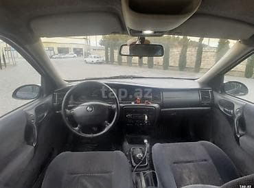 46 kuza: Opel Vectra Caravan (Universal), tünd mavi rəng. Xüsusiyyətlər: - — 5