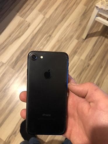 iphone 14 pro: IPhone 7, Qara, Barmaq izi — 1