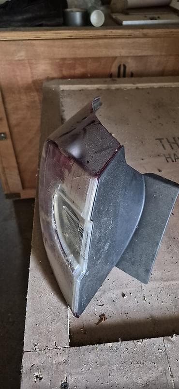 011 arxa faralar: Qalloqen, Renault 2011 il, İşlənmiş — 3