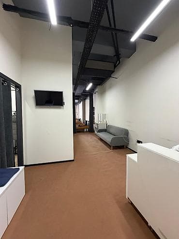 Daşınmaz əmlak: 28 May metrosunun yaxınlığı, AF biznes mərkəzinin 4-cü mərtəbəsində — 6