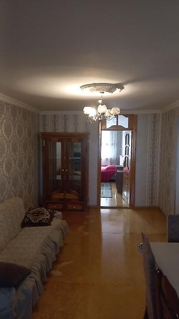 mingəcevir: Kirayə üçün 2 otaqlı mənzil (tam mebellə) - Geniş qonaq otağı: divan — 3