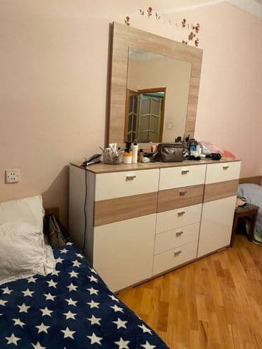 9 ci mikrorayon satilan evler: Bakı, 4-cü mikrorayon, 3 otaqlı, Köhnə tikili, m. Memar Əcəmi, 90 kv. m — 3