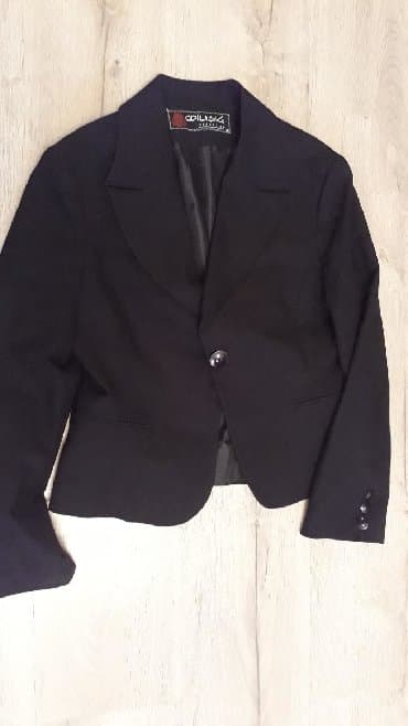 klassik qadin pencekleri: Пиджак. Adilishik. M Razmer Новый. Tezedi — 1