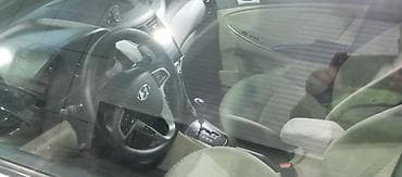 Hyundai Accent: 1.6 l | 2015 il Sedan — 5