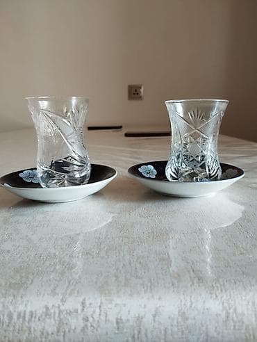 qiw geyimleri: Stakan xurustal madona nelbeki — 2