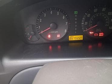 tap az prius: Hyundai Elantra: 2 l | 2004 il Sedan — 9