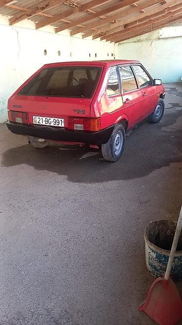 avtomobil lada: LADA Samara 2108/2109, qırmızı rəng, 5 qapılı hetçbek. - Mühərrik — 2