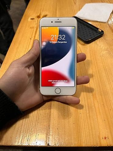 iphone 7 plus irşad: IPhone 7, Qızılı, Barmaq izi — 2