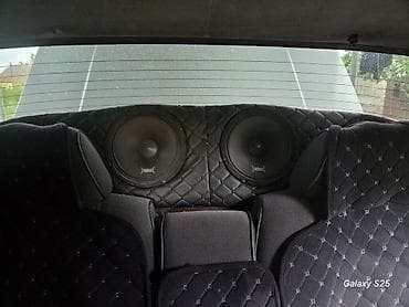 Колонки и сабвуферы: Avtomobil üçün tam audio sistemi Komponentlər: - Pioneer MixtRax — 3