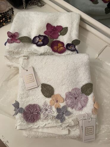 Güzgülər: 60 azn cutu teze desmal işlemeli — 1