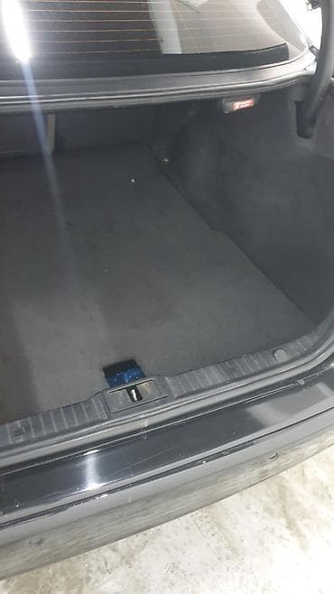 Mercedes-Benz E-Class: 2.2 l | 2003 il Sedan — 6