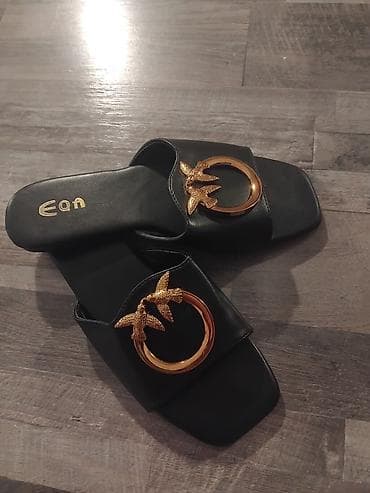 acar sepler: Qara rəngdə qadın şip-şip/slayd sandal - Minimalist dizayn, kvadrat — 1