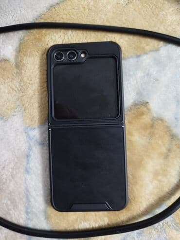 Çəngəllər: Samsung Galaxy Z Flip 5, 256 GB, rəng - Qara, Qırıq — 6