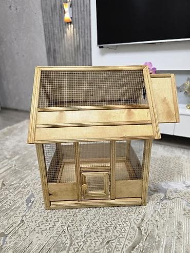 qaz şəkili: Taxta qəfəs/volyer – dekorativ ev şəklində - Material: təbii taxta — 2