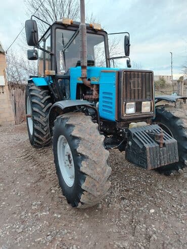 mtz 80 turbo: Traktor Belarus 1221.2 - Güclü 6 silindrli dizel mühərrik, yüksək — 3