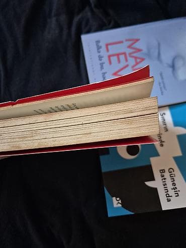 Aşka dokunmak ( işlənmiş kənarları saralıb ) Mark Levi "Bəlkə bu — 3