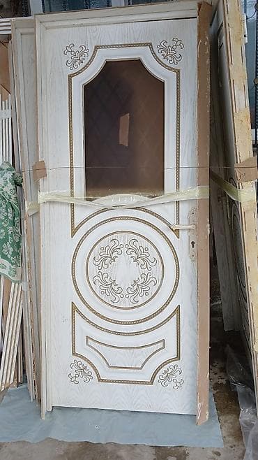 Klassik üslubda otaq qapısı - Material: MDF əsaslı, ağ-aş ağac