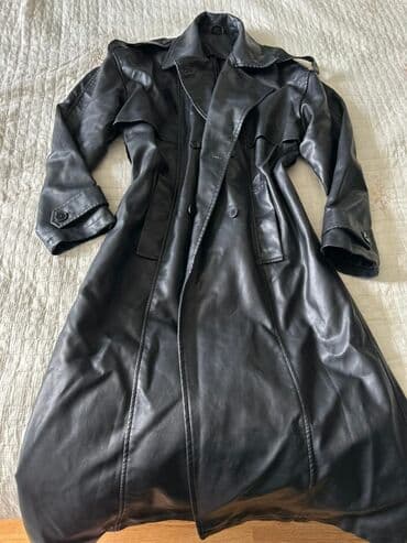 Qara rəng dəri plaş 40 42 44 razmer