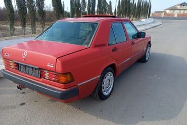 turbo az c class: Mercedes-Benz 190: 2 l | 1993 il Sedan — 2